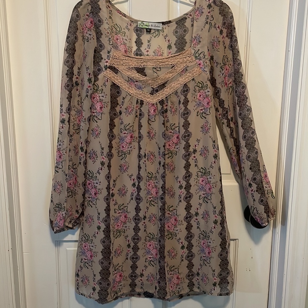 Crimson‎ & Clover Floral Dress Size Medium
